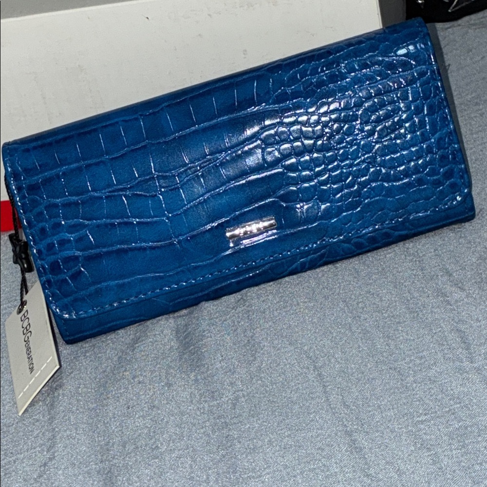 BCBGeneration Croc Wallet - Picture 5 of 10